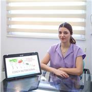 maestra de nutrición con experiencia en niños y adultos